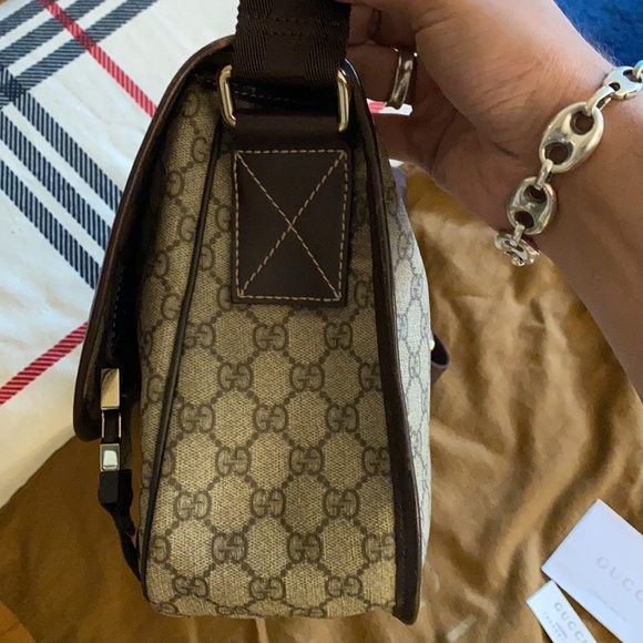 I have an Authentic Gucci supreme canvas messenger bag unisex - Picture 5 of 16